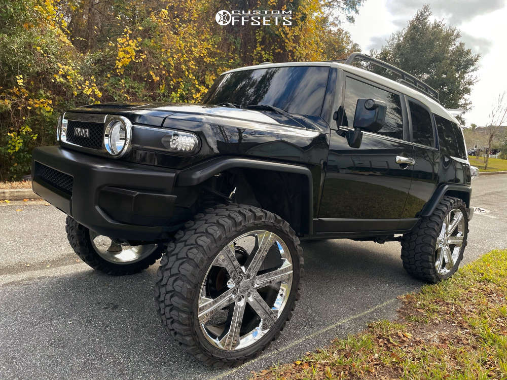 2007 Toyota FJ Cruiser with 26x10 31 OE Revolution G13 and 37/13.5R26 ...
