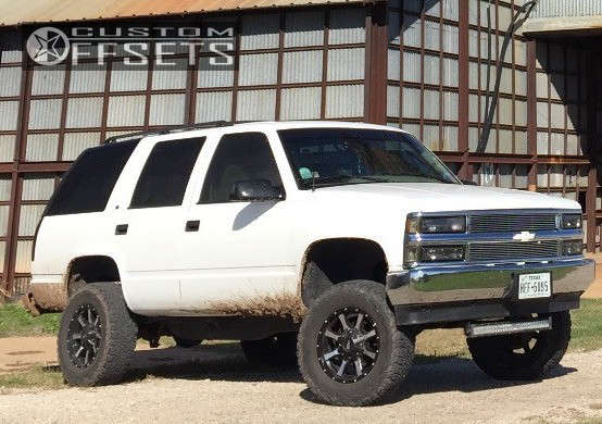 1996 Chevrolet Tahoe with 17x8 0 Moto Metal MO970 and 265/70R17