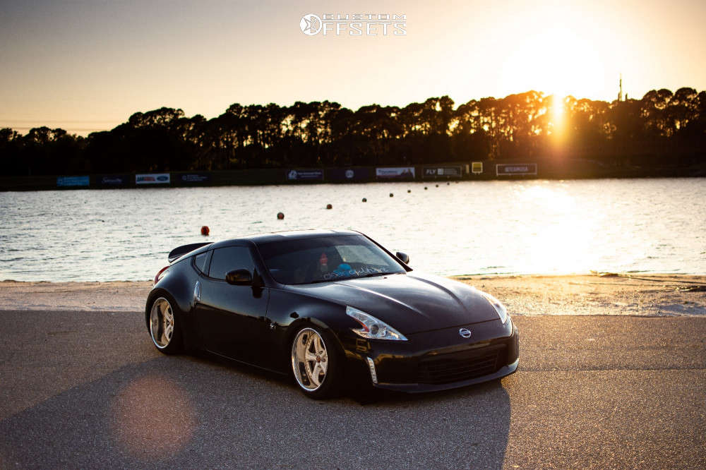 1709416-1-2015-370z-nissan-