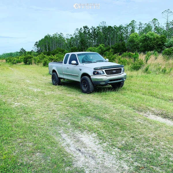 2001 Ford F150 with 18x9 10 Motiv Offroad Millenium and 33/12.5R18