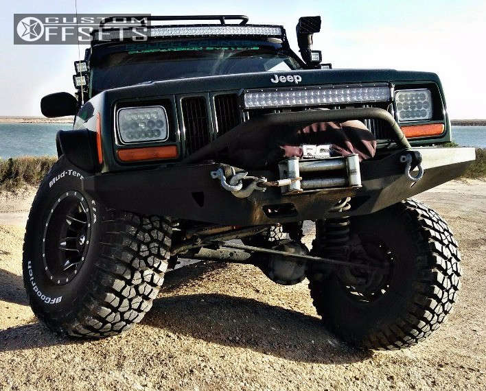 1998 Jeep Cherokee with 15x8 -18 Fuel Lethal and 35/12.5R15