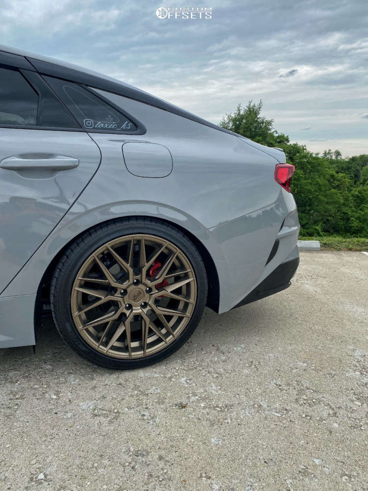 2021 Kia K5 with 19x8.5 35 Niche Gamma and 225/40R19 Kenda Vezda Uhp As