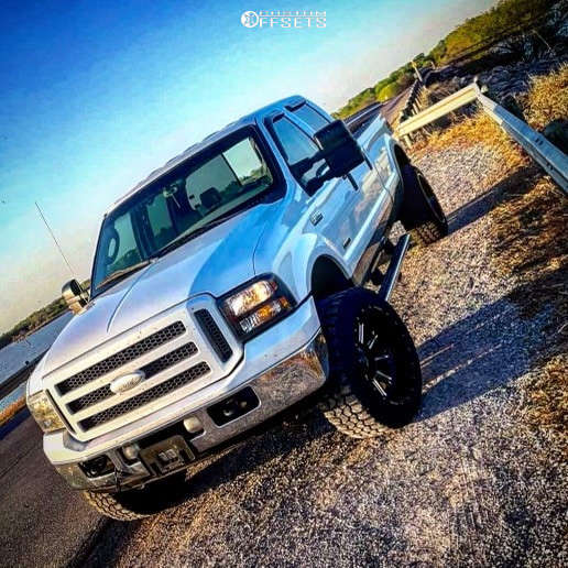 2005 Ford F350 Super Duty with 22x12 44 Fuel Hardline and 35/12.5R22