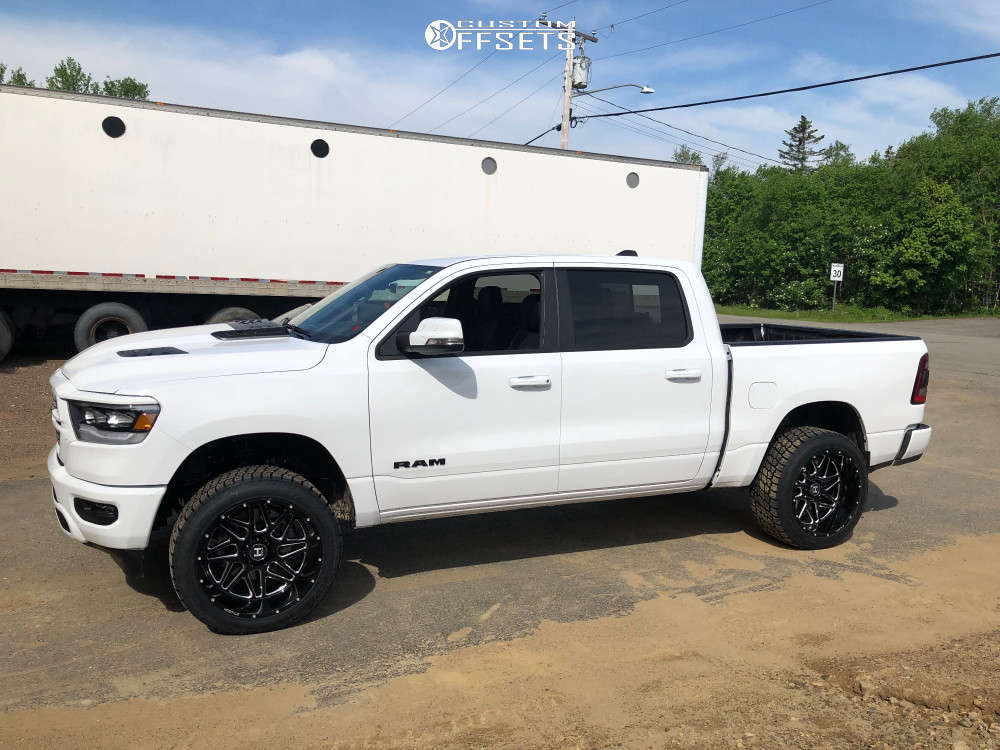 Hostile Sprocket 22x12 44 Black H1082212655047BB Custom Offsets