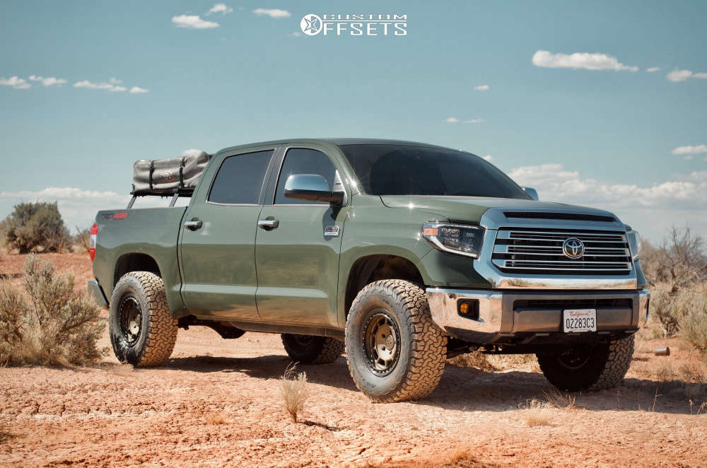 2021 Toyota Tundra with 17x8.5 0 Fifteen52 Traverse HD and 315