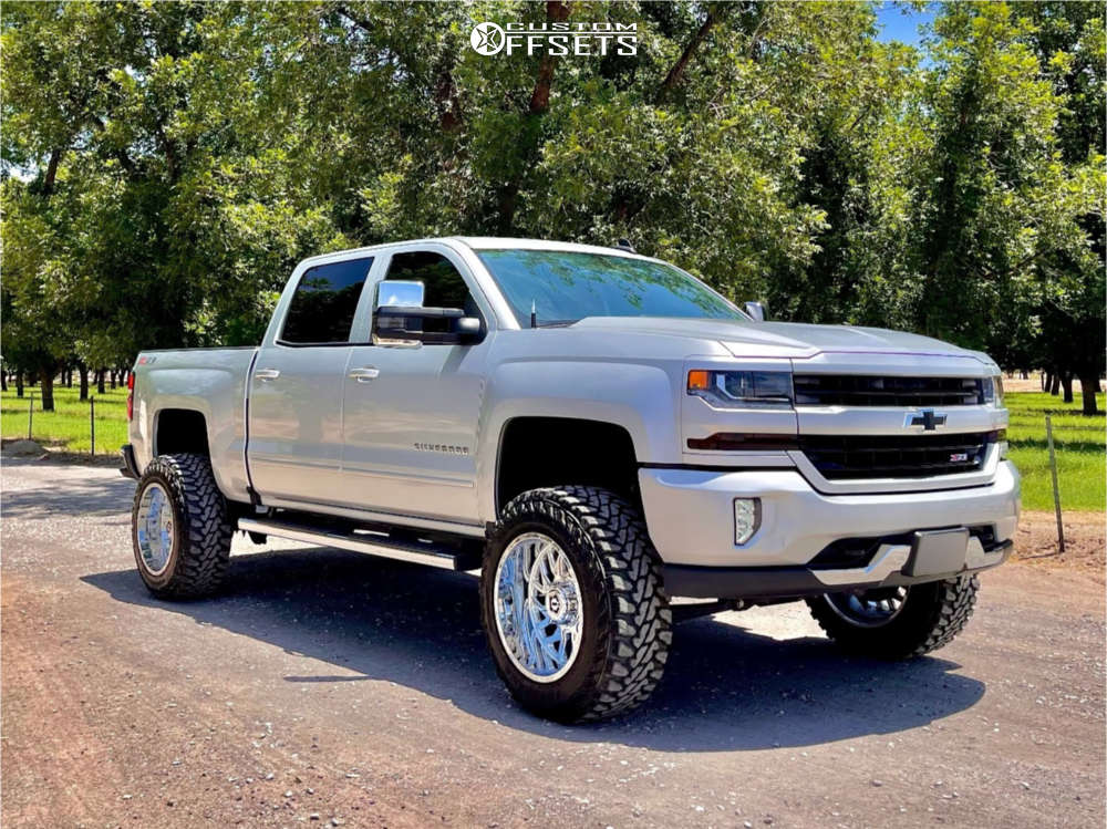2016 Chevrolet Silverado 1500 with 20x12 44 TIS 544C and 35/12.5R20