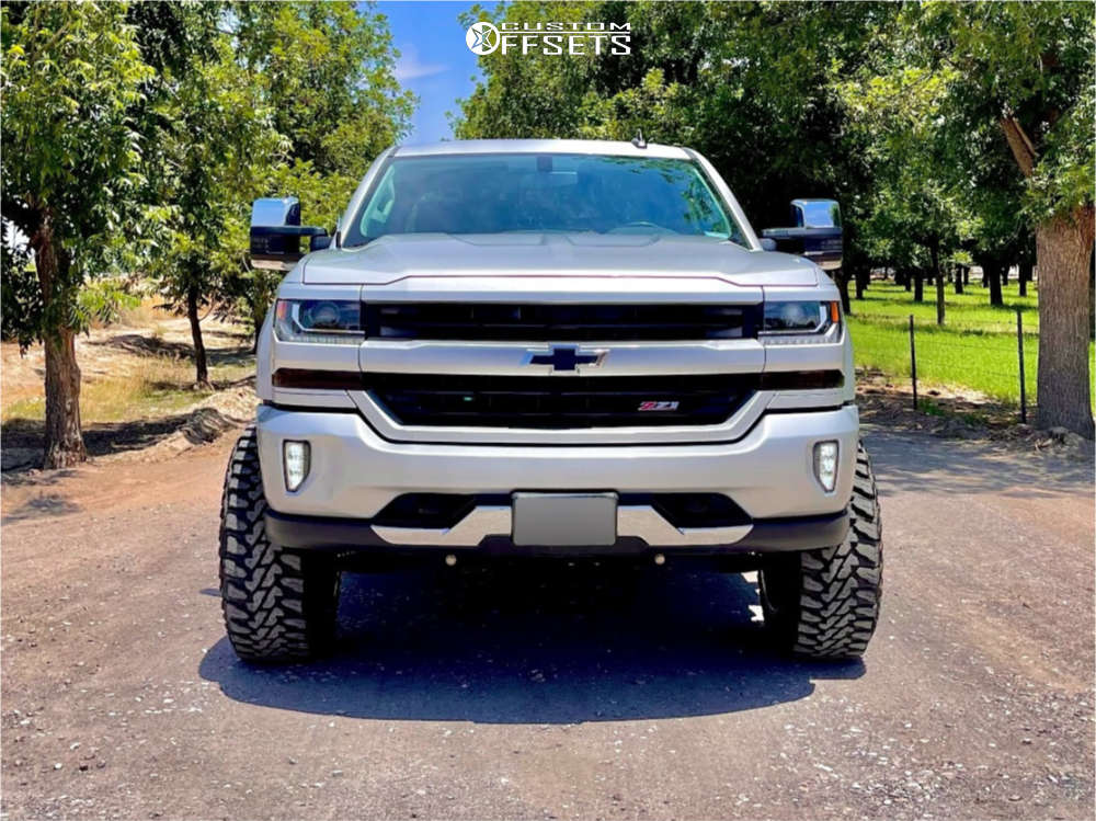 2016 Chevrolet Silverado 1500 with 20x12 44 TIS 544C and 35/12.5R20