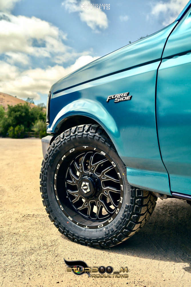 1995 Ford F150 with 20x9 18 TIS 544BM and 33/12.5R20 Kenda Klever R/t