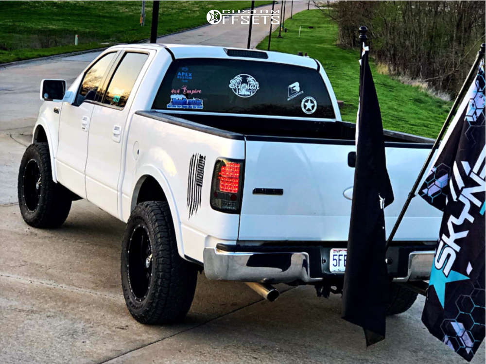 2004 Ford F-150 with 20x10 -25 Lonestar Gunslinger and 35/12.5R20 ...
