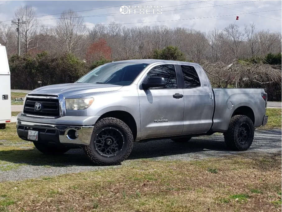 1751455-1-2012-tundra-toyota-