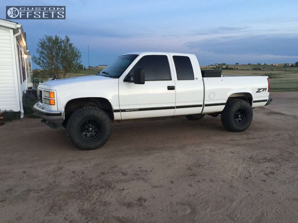 1999 GMC K1500 with 15x8 -19 American Racing Baja and 33/12.5R15 ...