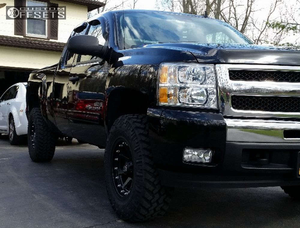 2011 Chevrolet Silverado 1500 with 17x9 -12 XD Addict and 285/70R17 ...