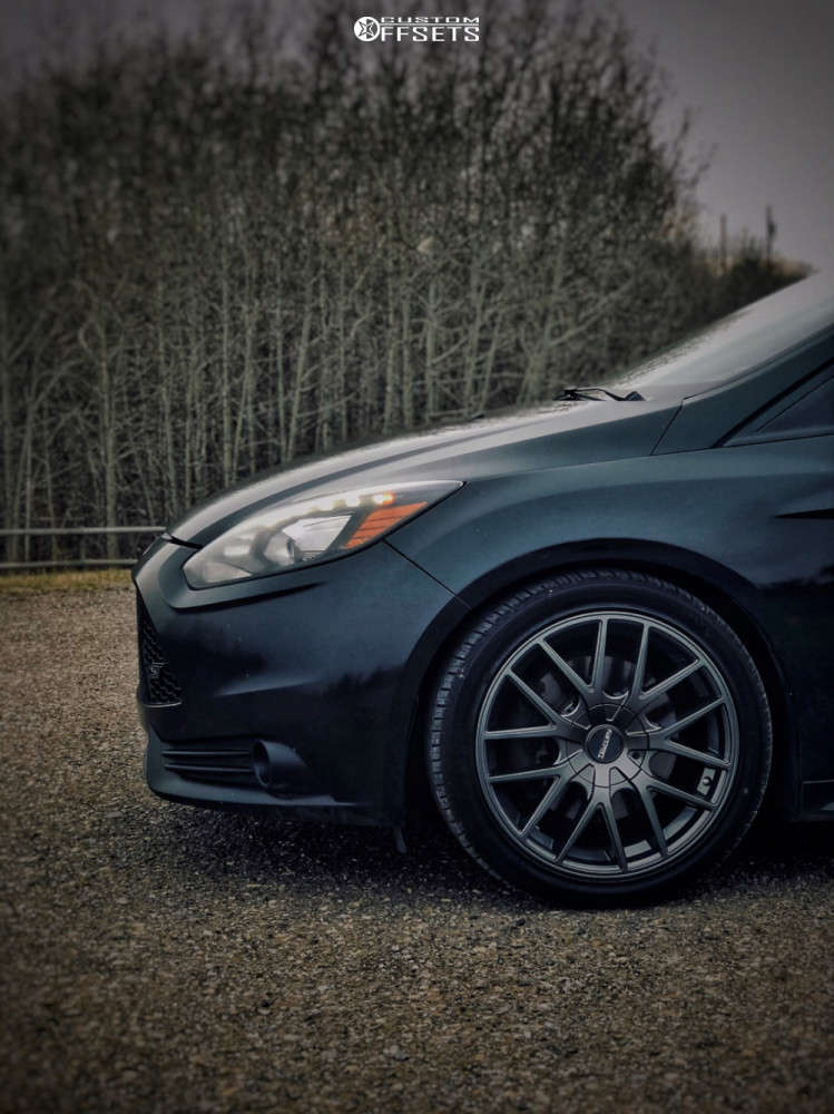 2014 Ford Focus with 18x8 40 Touren Tr60 and 245/40R18 Dunlop Direzza ...