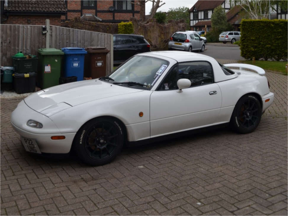 1996 Mazda MX-5 Miata with 15x6.5 40 Sparco Ff-1 and 195/50R15