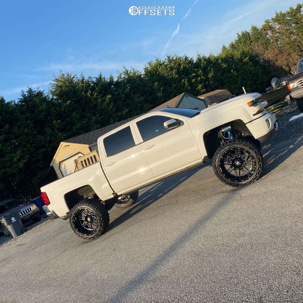 2018 Chevrolet Silverado 1500 with 24x14 76 Hostile Sprocket and 37/15