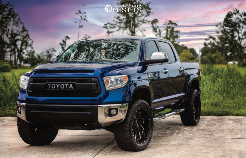 2015 Toyota Tundra with 22x10 -18 Fuel Cleaver D574 and 35/12.5R22