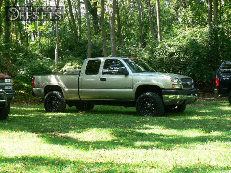 2003 Chevrolet Silverado 2500 HD with 18x9 12 Fuel Krank and 275/70R18