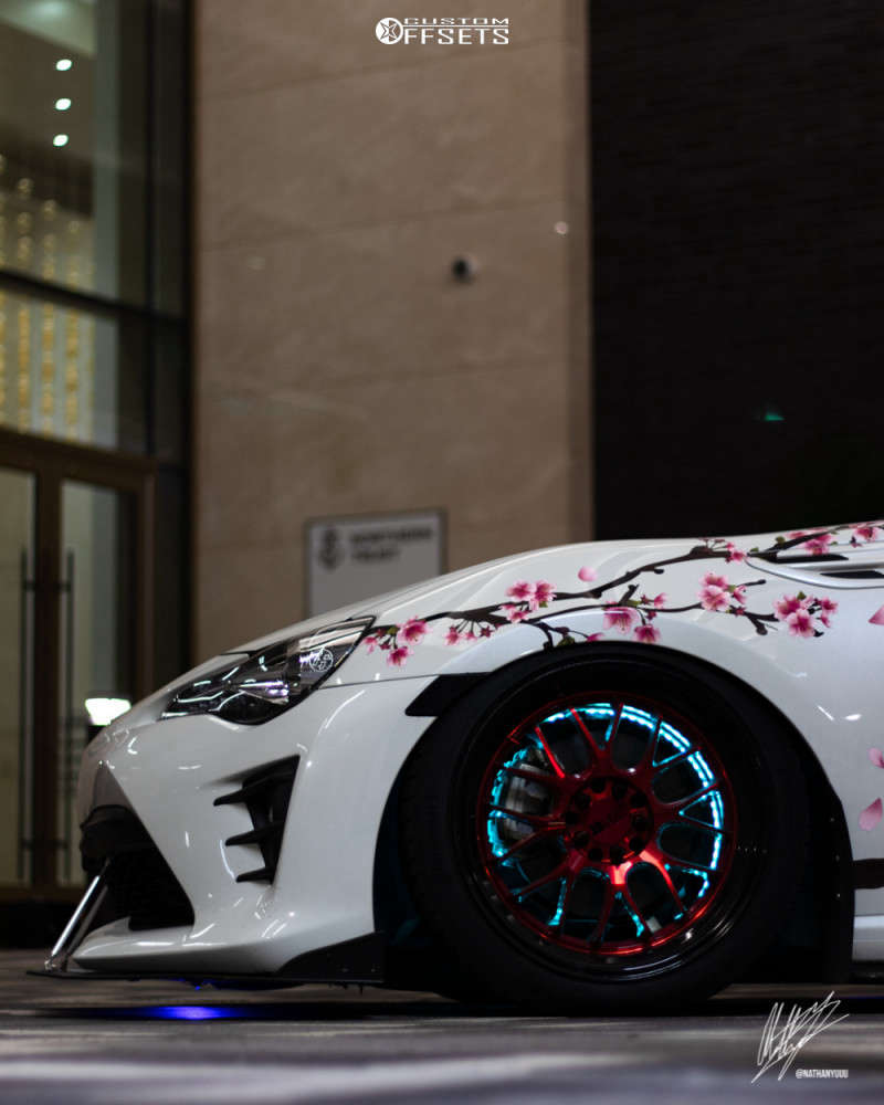 2020 Toyota 86 with 18x8.5 38 F1R F21 and 225/40R18 Continental