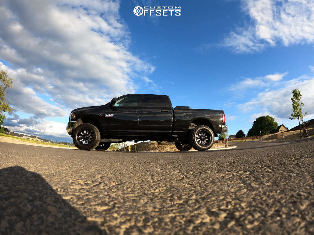 2017 Ram 2500 with 20x9 20 Fuel Hardline and 35/12.5R20 Mazama Open Range A/t and Leveling Kit