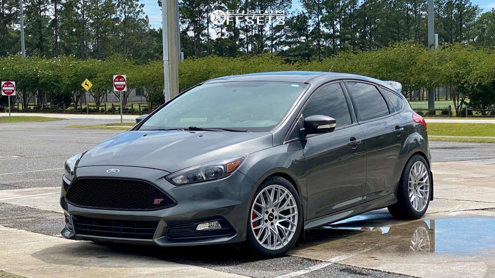 1813773-1-2018-focus-ford-st-