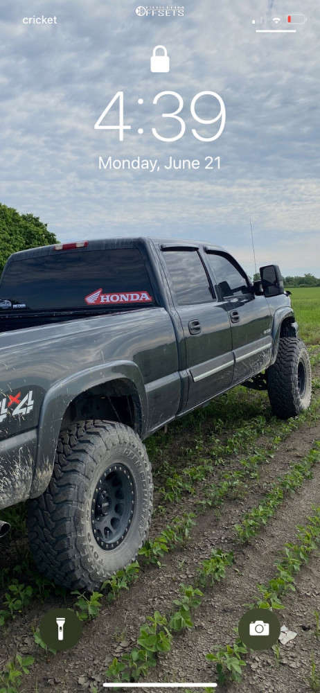2004 Chevrolet Silverado 2500 with 16x8.5 -37 Method Mr105 and 37/12 ...