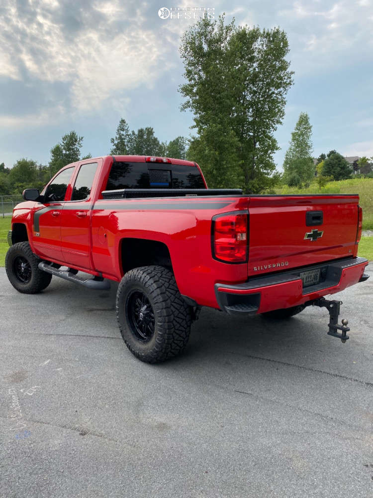2017 Chevrolet Silverado 1500 with 18x9 12 Fuel Hostage D625 and 35/12