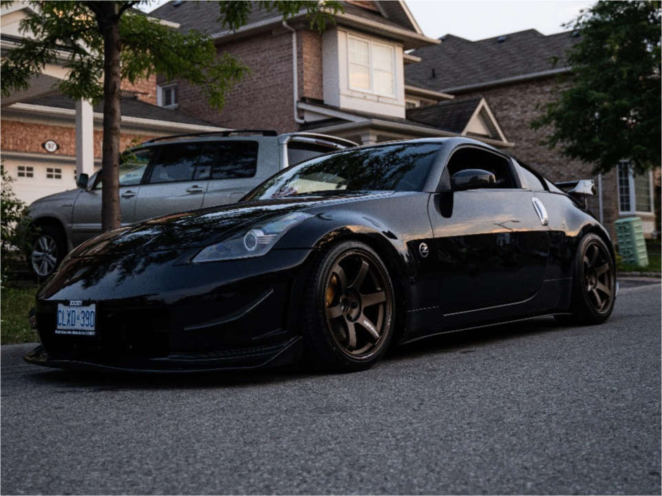 2006 Nissan 350Z with 18x9.5 22 Volk Te37 Saga S-plus and