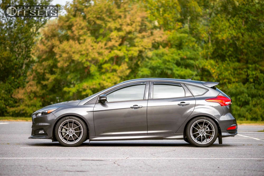 183753-1-2015-focus-ford-