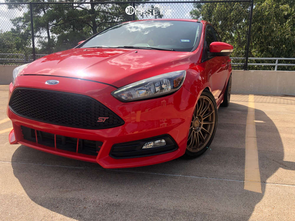 1839433-1-2015-focus-ford-st-