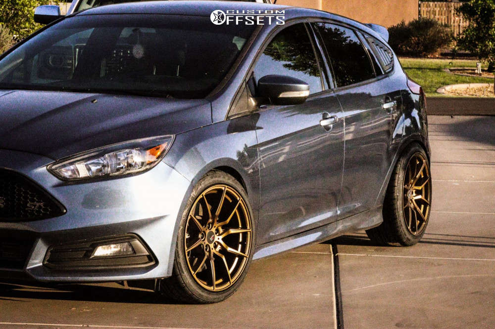 2018 Ford Focus with 18x9.5 35 Option Lab R716 and 235/40R18 Nitto ...