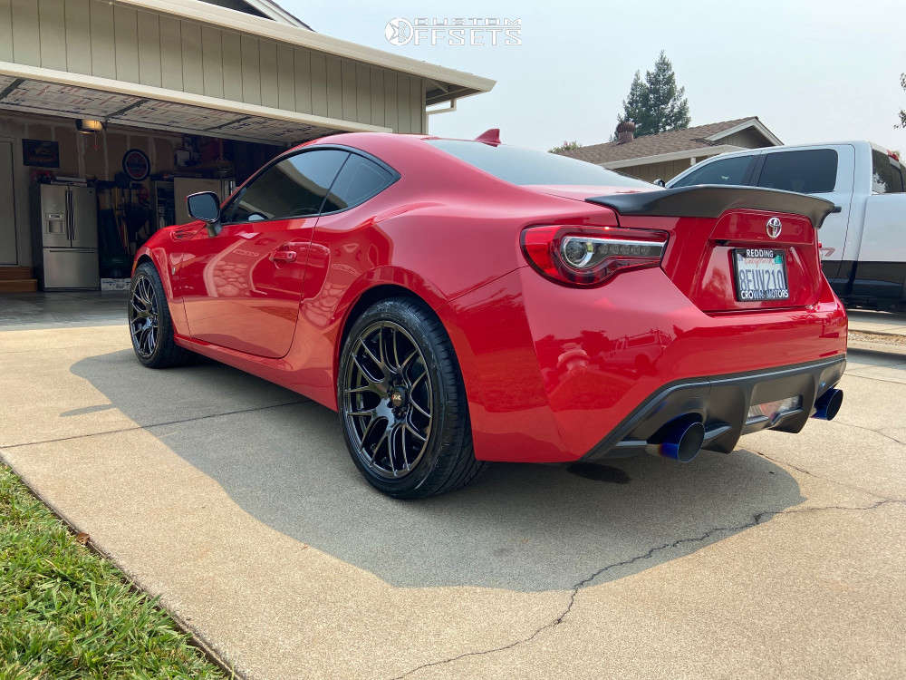 2018 Toyota 86 with 18x8.75 33 XXR 530 and 245/40R18 Delinte D7 Thunder ...