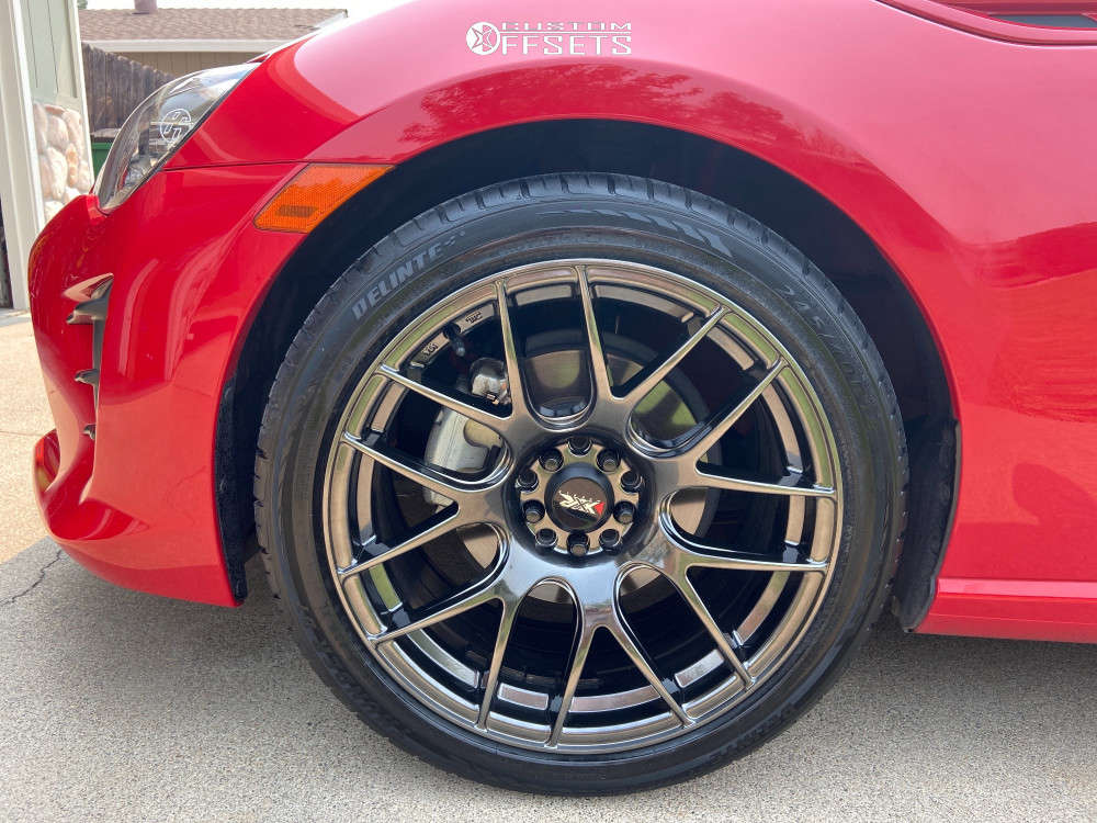 2018 Toyota 86 with 18x8.75 33 XXR 530 and 245/40R18 Delinte D7 Thunder ...