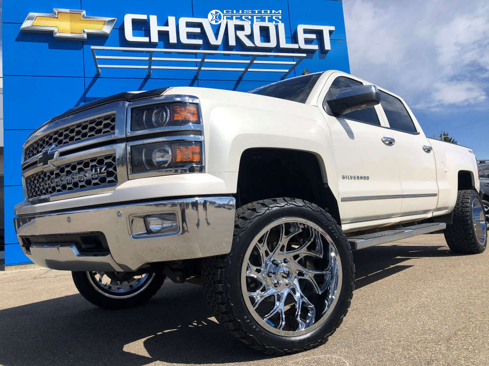 2014 Chevrolet Silverado 1500 with 22x12 44 Fuel Runner and 33/12.5R22