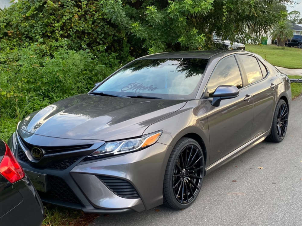 2019 Toyota Camry with 20x8.5 35 JNC Jnc042 and 245/35R20