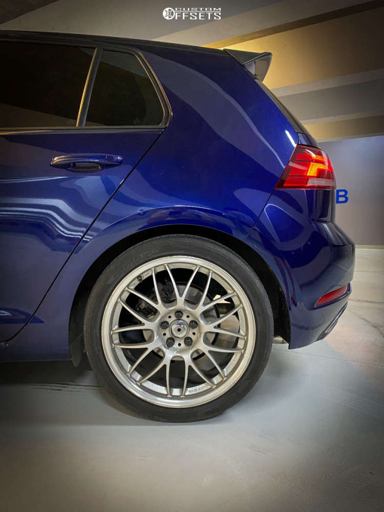 2018 Volkswagen Golf with 18x7.5 48 Rays Engineering LE37A and 225