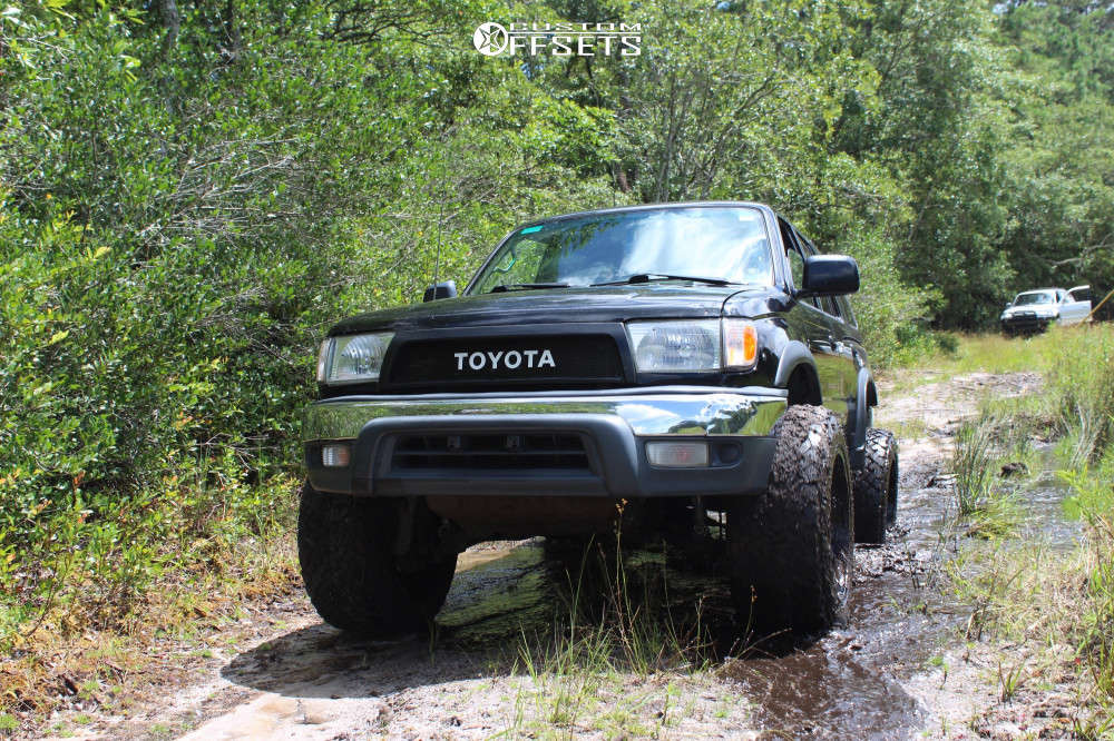 1999 Toyota 4Runner with 20x12 51 Hardrock Overdrive and 33/12.5R20