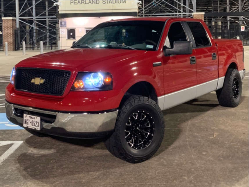 2006 Ford F150 with 17x9 18 Ultra Hunter 203 and 33/12.5R17 General