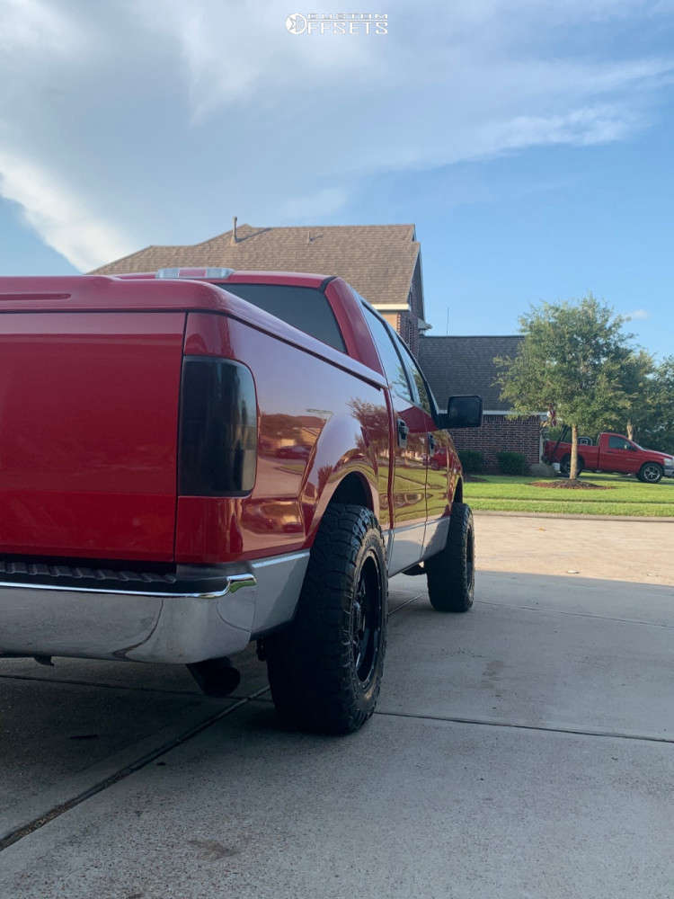 2006 Ford F150 with 17x9 18 Ultra Hunter 203 and 33/12.5R17 General