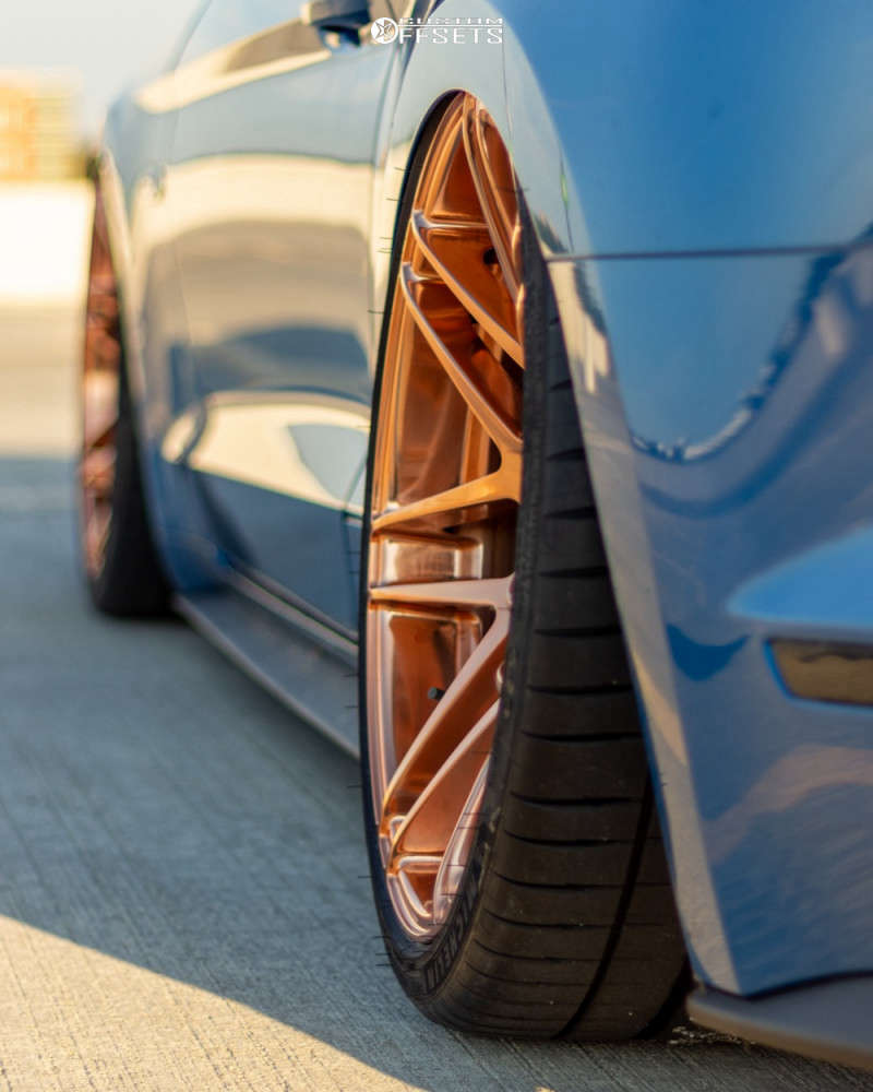 2020 Ford Mustang with 20x10.5 30 Forgestar F14 and 285/30R20 Michelin ...