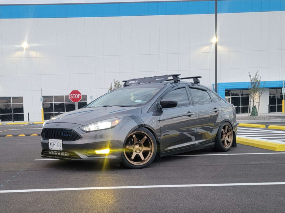 1870009-1-2015-focus-ford-se-