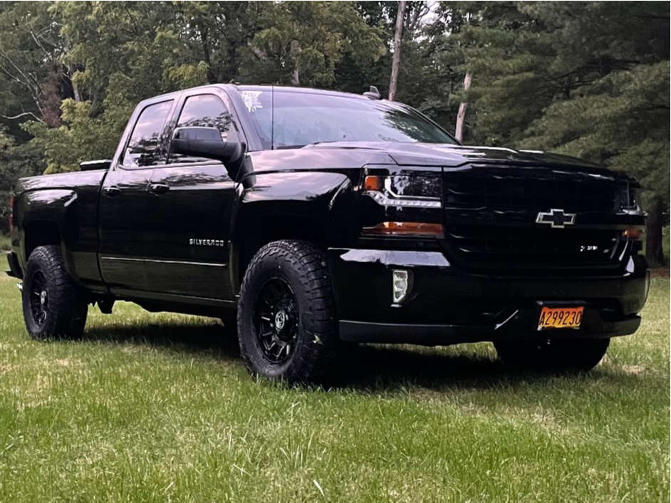 2017 Chevrolet Silverado 1500 with 17x9 12 Anthem OffRoad Liberty and
