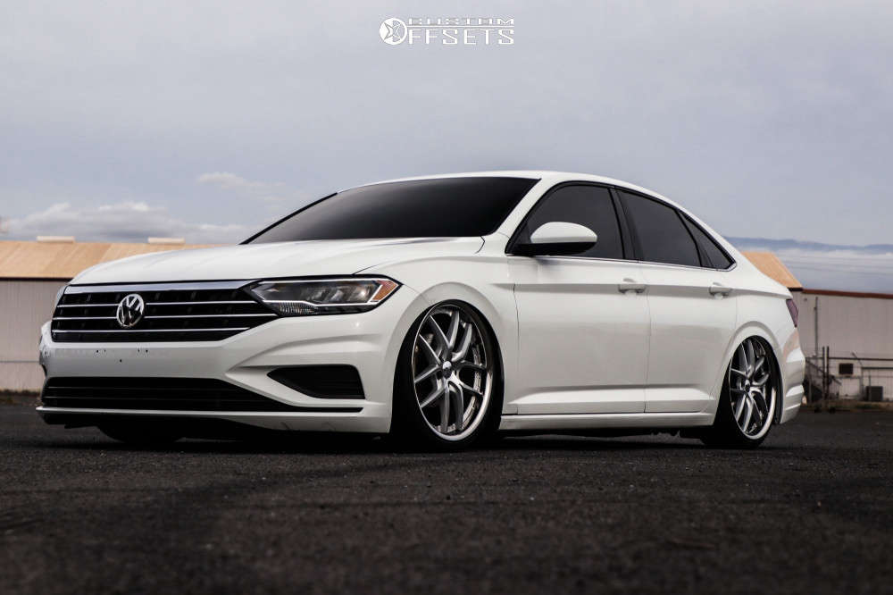 2019 Volkswagen Jetta with 20x8.5 35 XIX X61 and 225/35R20 Saffiro