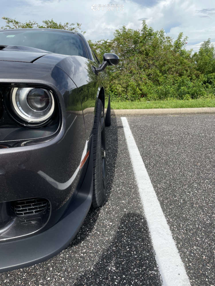 2015 Dodge Challenger with 20x9.5 18 Voxx Replicas Dodge Challenger and