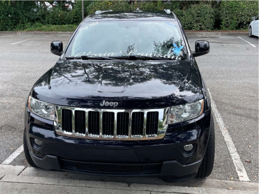 2011 Jeep Grand Cherokee with 17x9 12 Fuel Assault and 30/70R17