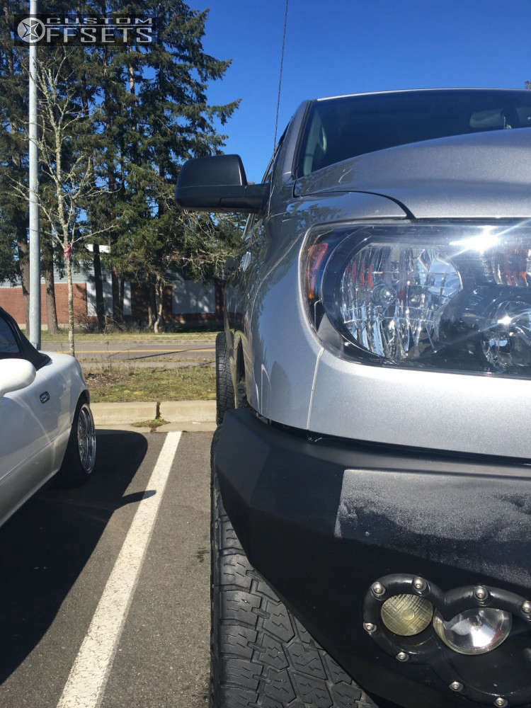 2007 Toyota Tundra with 18x9 0 XD Xd800 and 325/60R18 Nitto Terra ...