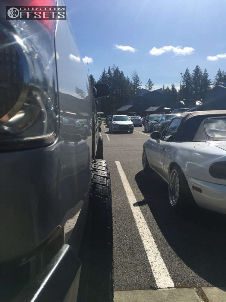 2007 Toyota Tundra with 18x9 0 XD Xd800 and 325/60R18 Nitto Terra ...