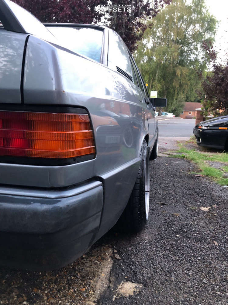190e 2.5 16 コスワースに履いてましたBBSホイールMAHLE社製レア 190e 2.5 16 コスワースに履いてましたBBSホイールMAHLE社製レア