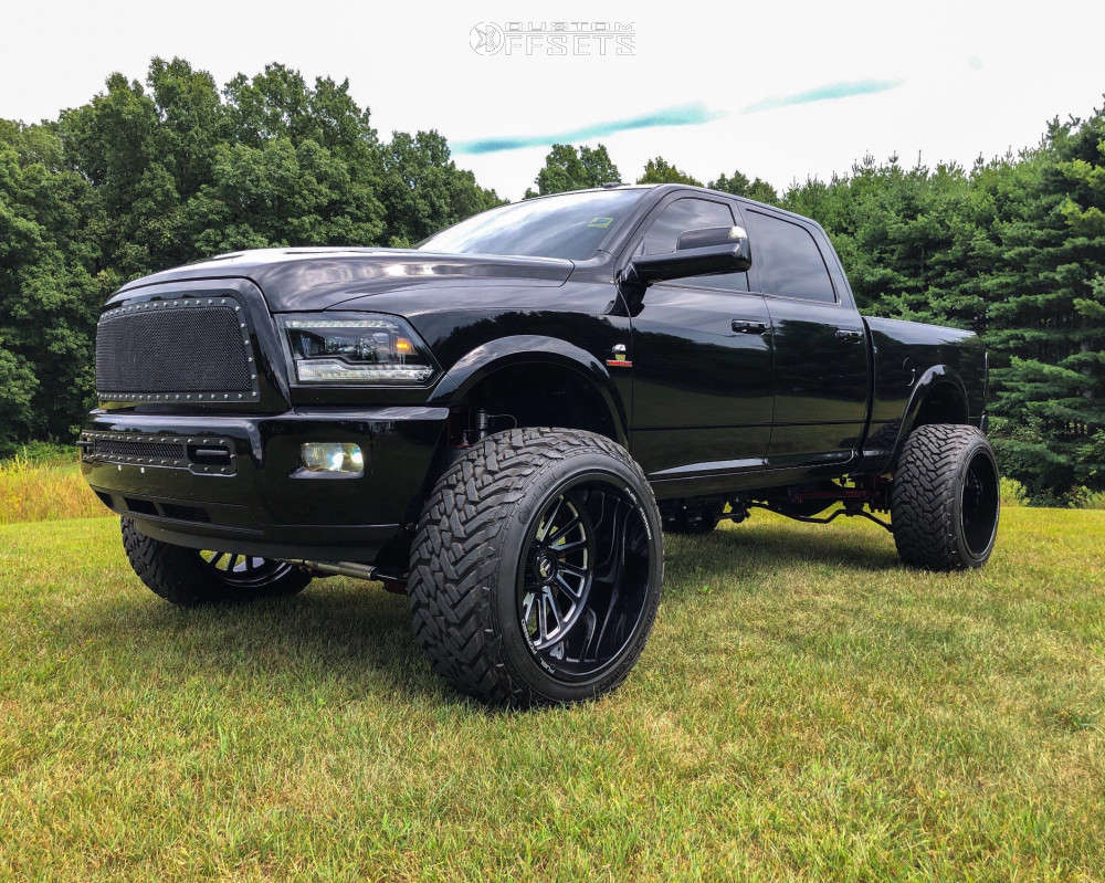 2014 Ram 3500 with 26x16 101 Fuel Ff16 and 40/15.5R26 Fuel