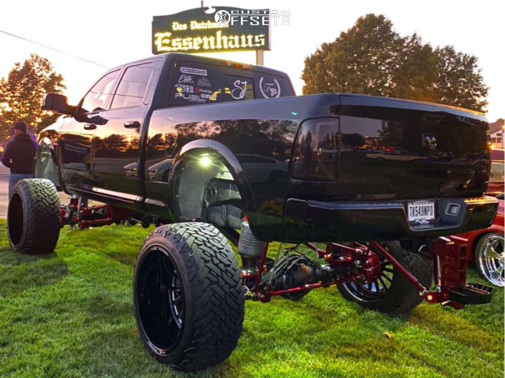 2014 Ram 3500 with 26x16 101 Fuel Ff16 and 40/15.5R26 Fuel