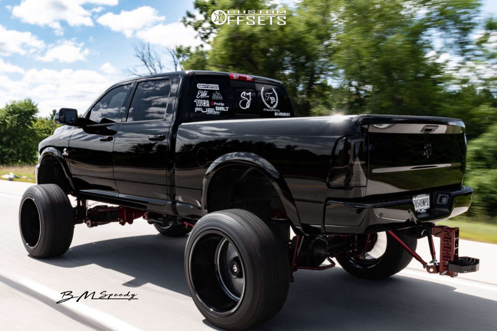2014 Ram 3500 with 26x16 101 Fuel Ff16 and 40/15.5R26 Fuel